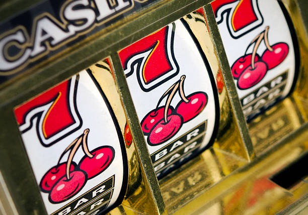 539 Bandar Poker live dealer studio showing multi-camera feed and card table